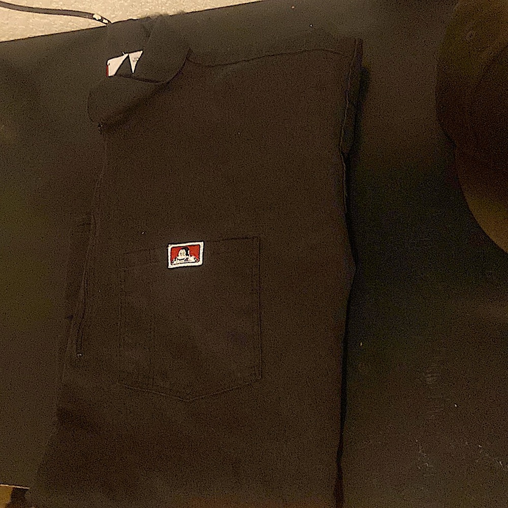 BLACK Ben Davis Zip up shirt offers are available hmu with a reasonable price